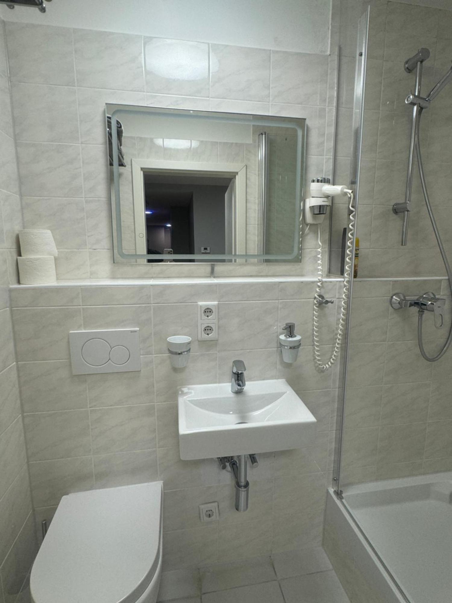 Studio Apartment Am Hauptbahnhof N2 Nürnberg Exteriör bild